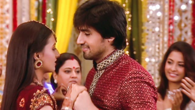 Watch Kis Desh Mein Hai Meraa Dil Full Episode 44 Online In Hd On Hotstar Us Chand sitaren mai kis desh mai hai mera dil❤. hotstar subscription