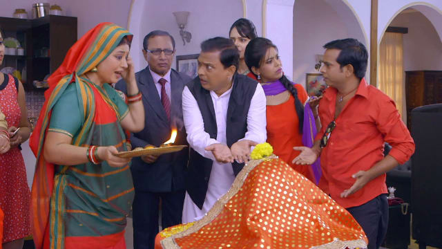 Har Shaakh Pe Ullu Baithaa Hai - Watch Episode 31 - Chaitu's Family