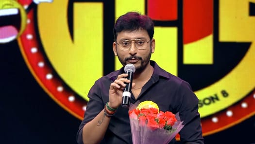 Watch Kalakka Povadhu Yaaru Season 8 Full Episodes On Disney Hotstar A talent hunt which has comedians from various cities of tamil nadu, competing with each other to win the coveted title. watch kalakka povadhu yaaru season 8