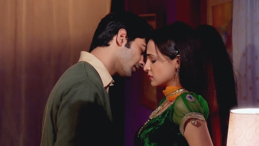 Iss Pyar Ko Kya Naam Doon Full Episode Watch Iss Pyar Ko Kya Naam Doon Tv Show Online On Hotstar Ca Arnav and khushi in most romantic song in visudhanoru mezhuthiriyude. iss pyar ko kya naam doon full episode