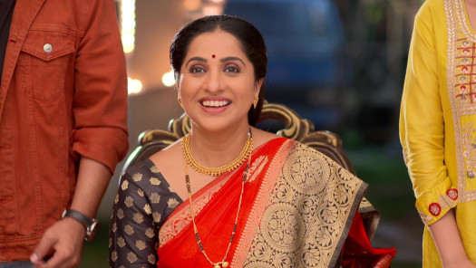 Watch Aai Kuthe Kaay Karte All Latest Episodes On Disney Hotstar अग्गबाई सासूबाई l agga bai sasubai latest episode 11 november 2020smart marathi. hotstar
