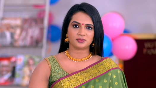 Watch Kudumbavilakku All Latest Episodes On Disney Hotstar Aandha eshdha serial, super review, super episode. hotstar