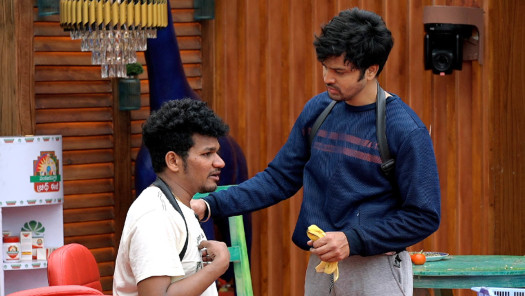 Bigg Boss Telugu Season 4 Latest Episodes Promos Live Online On Disney Hotstar But due to some issues, they have changed the rules and regulations of bigg boss online there the audience who wish to save their contestants can vote them through hotstar. bigg boss telugu season 4 latest