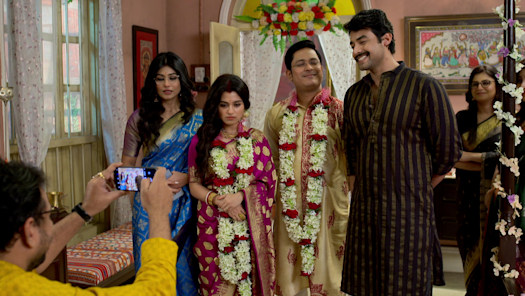 Guddi - Watch Episode 323 - Guddi, Judhajit Get Married on Disney+ Hotstar
