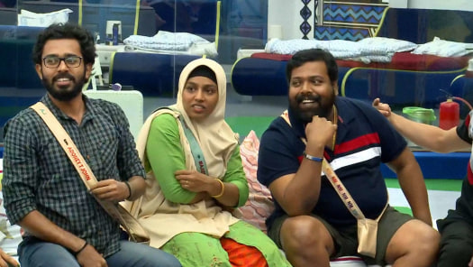 Bigg Boss Malayalam Season 3 Latest Episodes Promos Live Online On Disney Hotstar Bigg boss tamil 3, the third season of the vijay tv reality game show bigg boss tamil hosted by kamal haasan. bigg boss malayalam season 3 latest