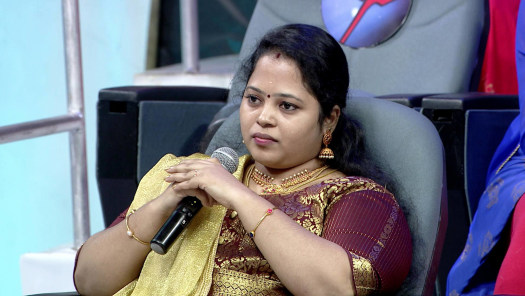 Watch neeya naana online