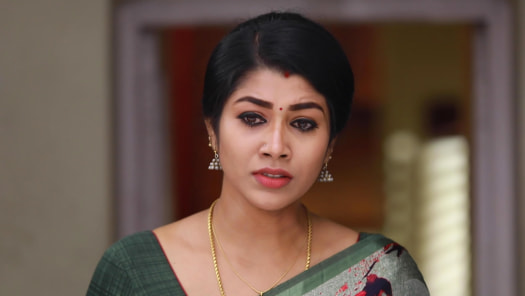 Watch Kaatrukkenna Veli All Latest Episodes On Disney Hotstar Vennila leaves her wedding altar to pursue her dreams. kaatrukkenna veli all latest episodes