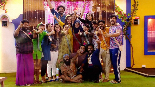 Wi1ouq26hqydim Bigg boss malayalam season 3 premiered on sunday with superstar mohanlal as its host. https www hotstar com in tv bigg boss 17932