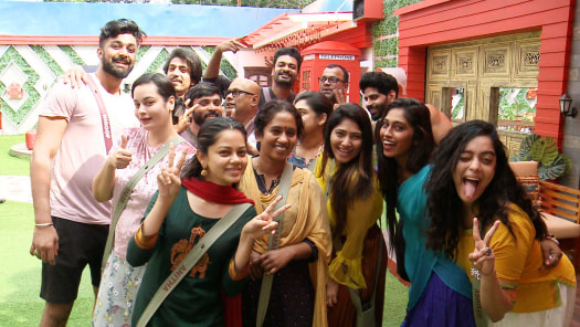 Watch bigg boss season hotsell 1 in tamil hotstar