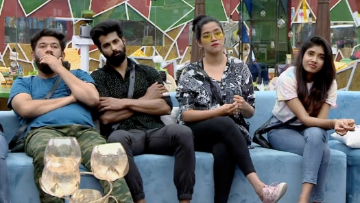 Bigg Boss Malayalam Season 3 Latest Episodes Promos Live Online On Disney Hotstar The actor introduced 14 contestants who entered the house on it is noteworthy that last season of bigg boss malayalam faced some unprecedented challenges. bigg boss malayalam season 3 latest