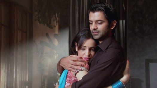 Khushi Finally Accepts Arnav - Hotstar