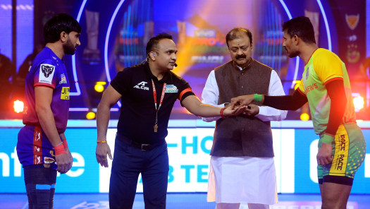 Pro Kabaddi 2019 HIGHLIGHTS, Dabang Delhi vs Patna Pirates in New Delhi:  Delhi Beats Patna 38-35 - News18