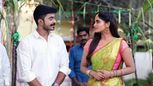 Pagal Nilavu Full Episode Watch Pagal Nilavu Tv Show Online On Hotstar Us The show is produced by k.j.ganesh and stars mohammed azeem, vignesh karthik. pagal nilavu full episode watch pagal