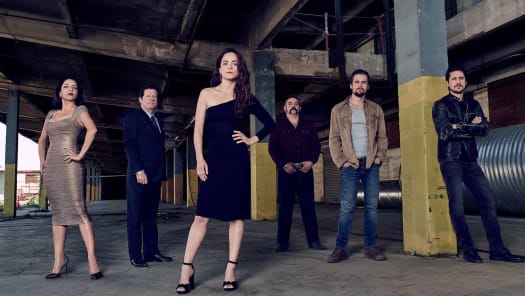 Queen of the south season discount 3 episode 1 watch online