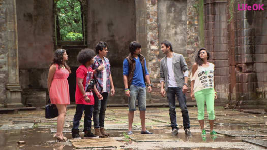 Student of the year 2 watch online hotstar 2025
