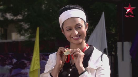 Watch Yeh Hai Mohabbatein Season 13 Full Episodes On Disney Hotstar Yeh hai mohabbatein antv episode antar hidup dan m4t1nya ishita karna terluka parah. watch yeh hai mohabbatein season 13