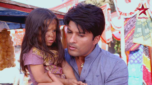 Watch Diya Aur Baati Hum Season 18 Full Episodes On Hotstar समाज स्त्री और पुरुष दोनों से मिलकर बना होता है। जब तक दोनों को समान शिक्षा तथा अवसर न दिया गया, तब तक समाज में संतुलन नहीं कायम होगा और सही अर्थों में विकास नहीं हो सकेगा। दोनों पक्षों की मजबूती ही समाज में वास्तविक मजबूती ला सकती है. watch diya aur baati hum season 18 full episodes on hotstar