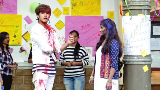 Watch Meri Durga Season 4 Full Episodes On Hotstar Tanvi (ritu bhagwani) merasa iri dengan prestasi yang terus diperoleh durga (srishti jain) di akademi. watch meri durga season 4 full episodes