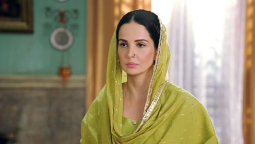 Mariam khan reporting live hotstar store
