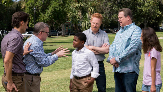 Stream modern family deals season 9