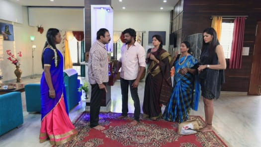 Watch Muddulakshmi Season 2 Full Episodes On Disney Hotstar ಮುದ್ದುಲಕ್ಷಿ ಸೀರಿಯಲ್ ದೃವಂತ್ ಅವರ ನಿಜವಾದ ಹೆಂಡತಿ ಯಾರು ಗೊತ್ತಾ| muddulakshmi kannada serial dhruvanth wife. muddulakshmi season 2 full episodes