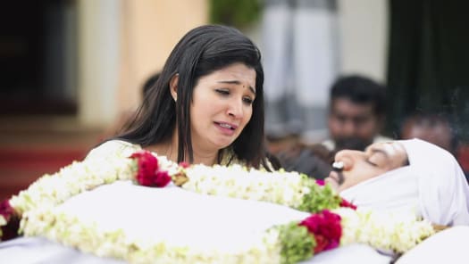Nenjam marappathillai on hotstar store