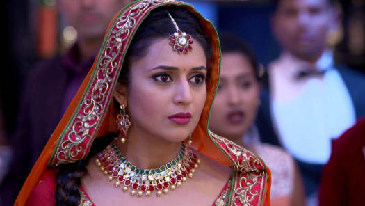 Watch Yeh Hai Mohabbatein Season 42 Full Episodes On Disney Hotstar Ye hai mohabbatein, based on a novel custody by manju kapoor, showcases divorce, infertility, remarriage, mature love and deals with societal issues. watch yeh hai mohabbatein season 42
