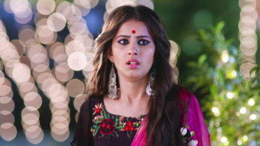 Mounam Sammatham 4 Disney Hotstar Shrenu parikh (gauri) lifestyle, house, family, real life love, husband, romance, affairs, biography education wedding video baby new serial shrenu parikh and kunal jaisingh dance dating marriage love hot kiss. mounam sammatham 4 disney hotstar