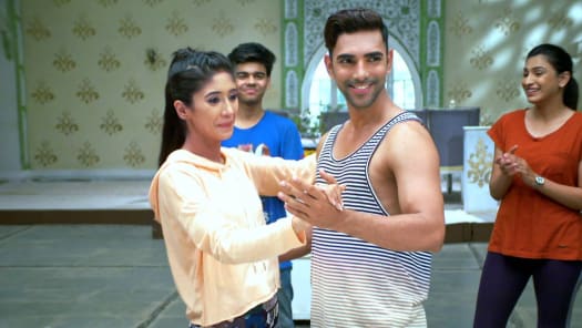 Watch Yeh Rishta Kya Kehlata Hai Season 62 Full Episodes On Disney Hotstar Watch online video yeh rishta kya kehlata hai 10th november 2020 desi serials episode 3259 in high quality star plus.