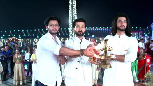 Kadhala Kadhala Disney Hotstar Видео kadhala kadhala 12/28/17 канала vijay television. kadhala kadhala disney hotstar