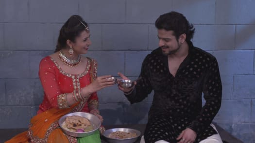 Watch Yeh Hai Mohabbatein Season 42 Full Episodes On Disney Hotstar In todays episode of yeh hai mohabbatein 27th february 2018, raman sees the pic and says you are my daughter. watch yeh hai mohabbatein season 42