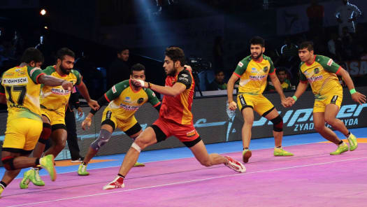 Vivo Pro Kabaddi: Tamil Thalaivas beat Patna Pirates 40-37