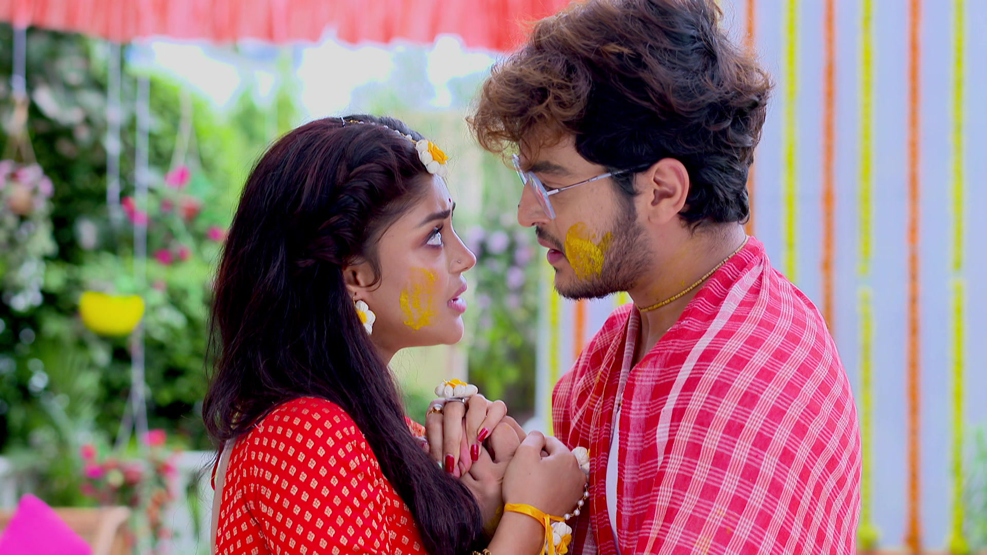 Watch Gaatchora S1 Episode 565 on JioHotstar