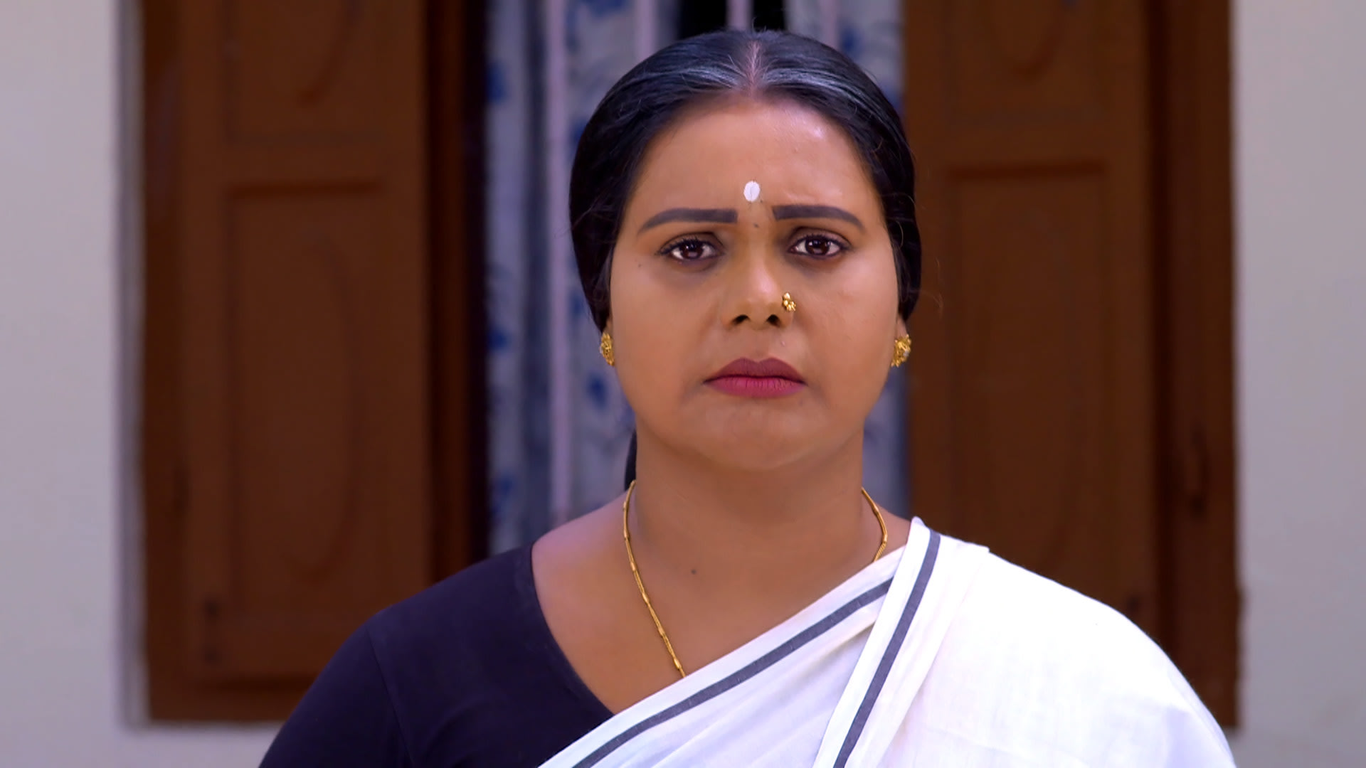 watch-sasneham-s1-episode-207-on-jiohotstar