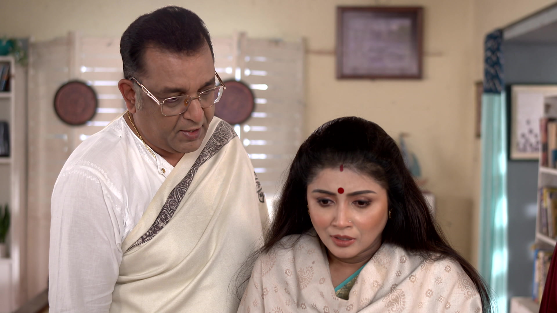 Watch Compass S1 Episode 152 on JioHotstar