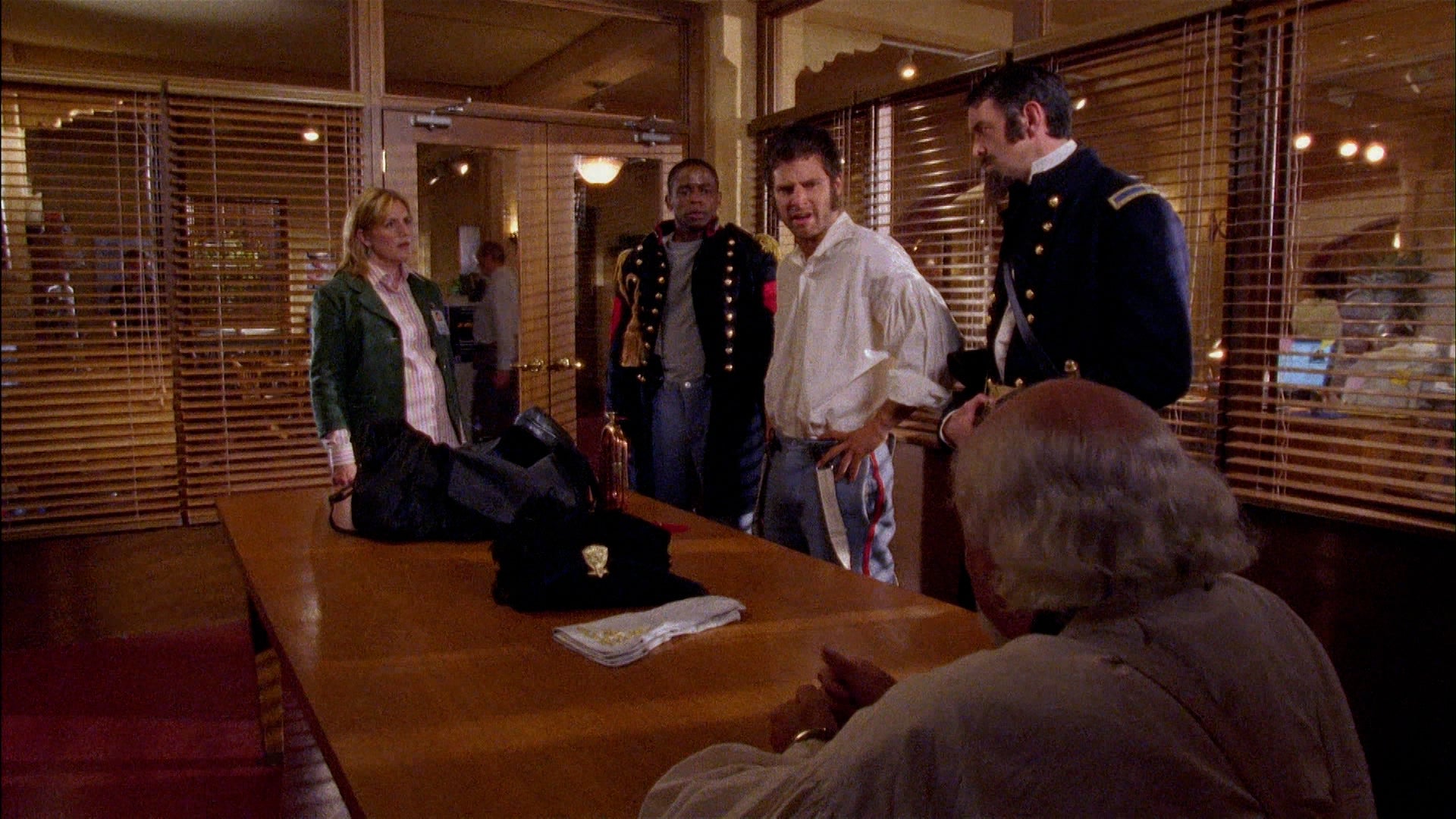 Watch Psych S1 Episode 6 on JioHotstar