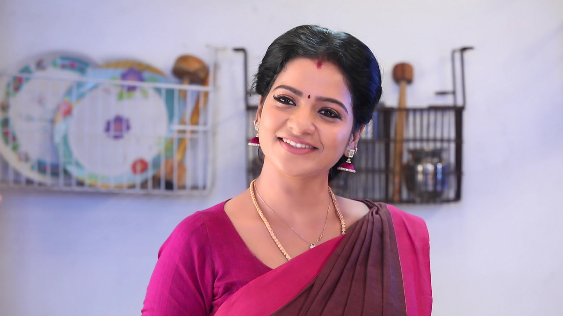 Watch Mulla's Surprise for Kathir Online