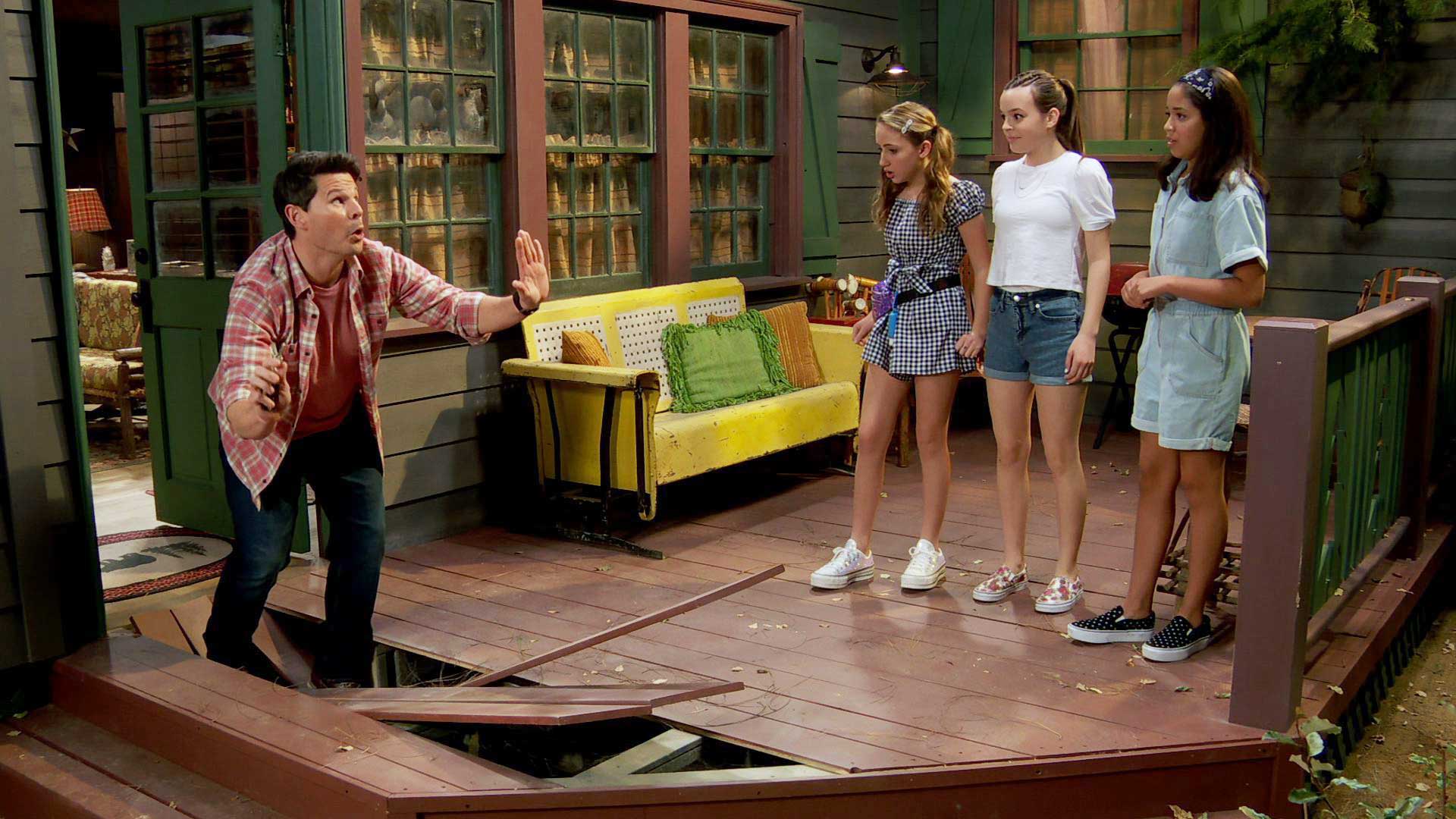 Nonton Bummer Rental Season 2 Episode 14 - Bummer Rental di Disney+