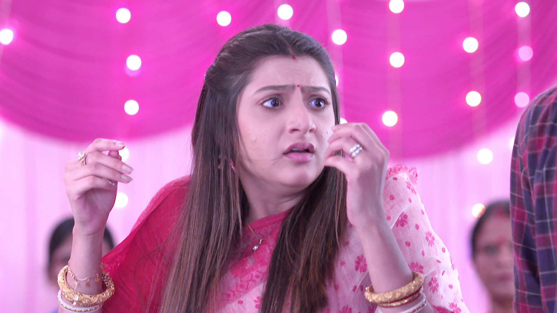 Watch Khelaghor S1 Episode 324 on JioHotstar