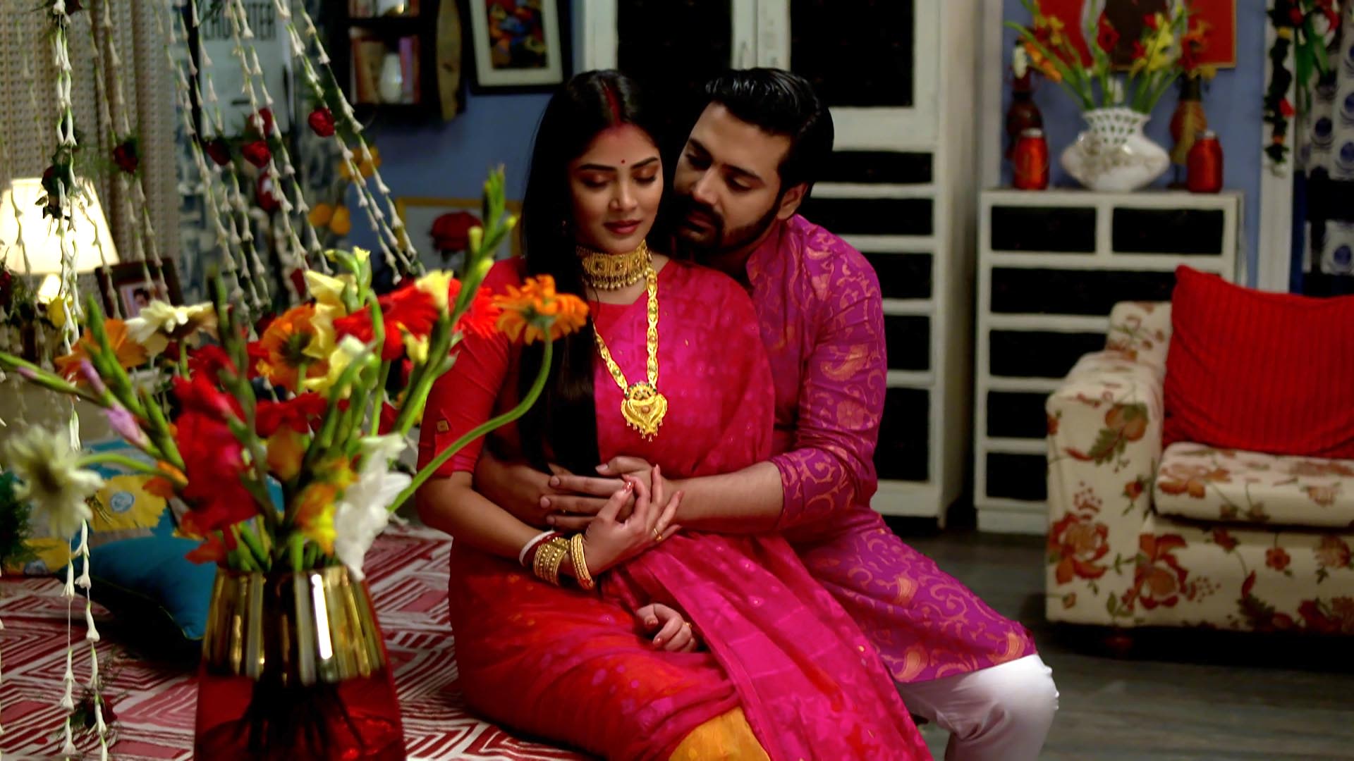 Watch Mohor S1 Episode 319 on JioHotstar