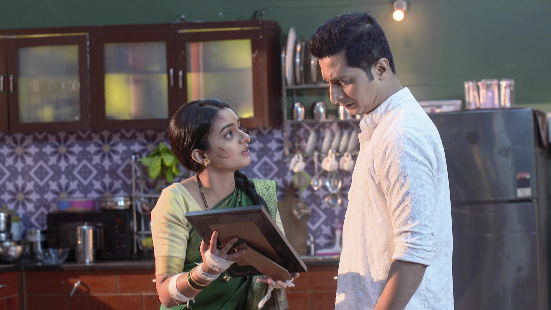 Watch Aboli S1 Episode 232 on JioHotstar