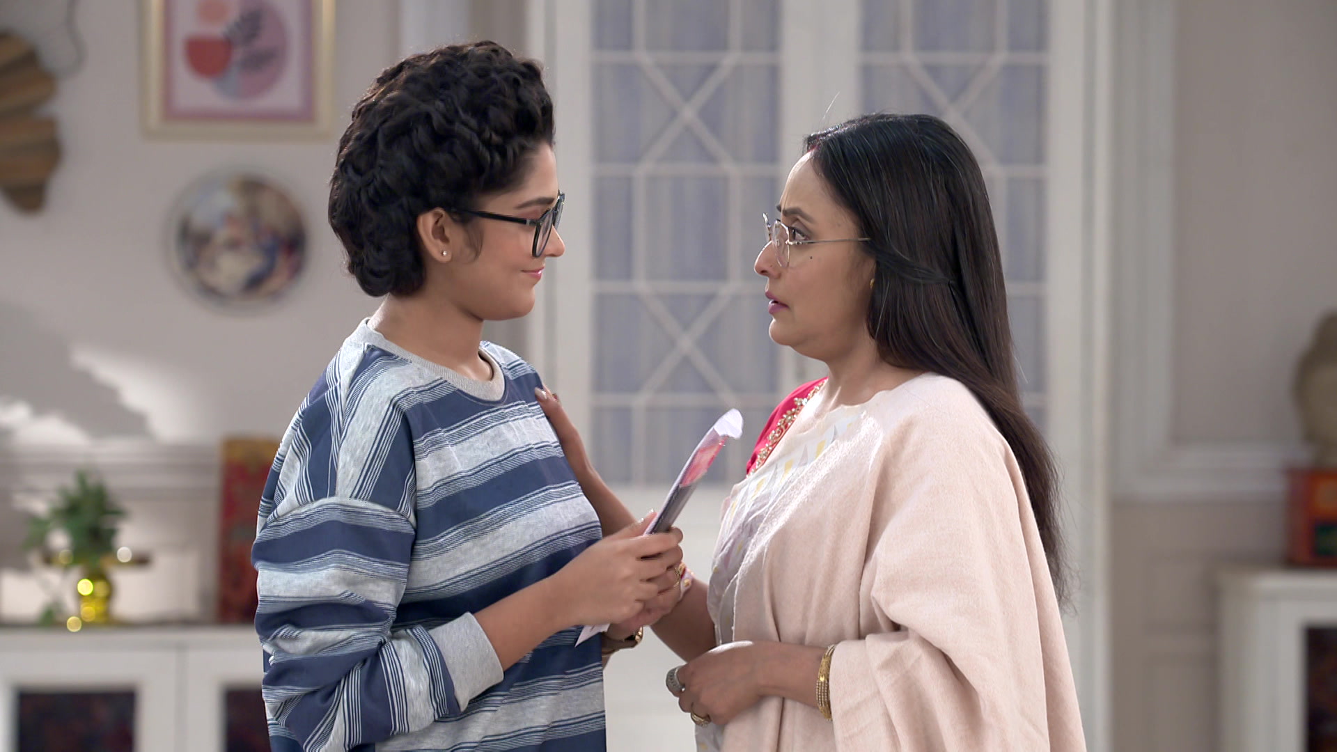 Watch Compass S1 Episode 108 on JioHotstar