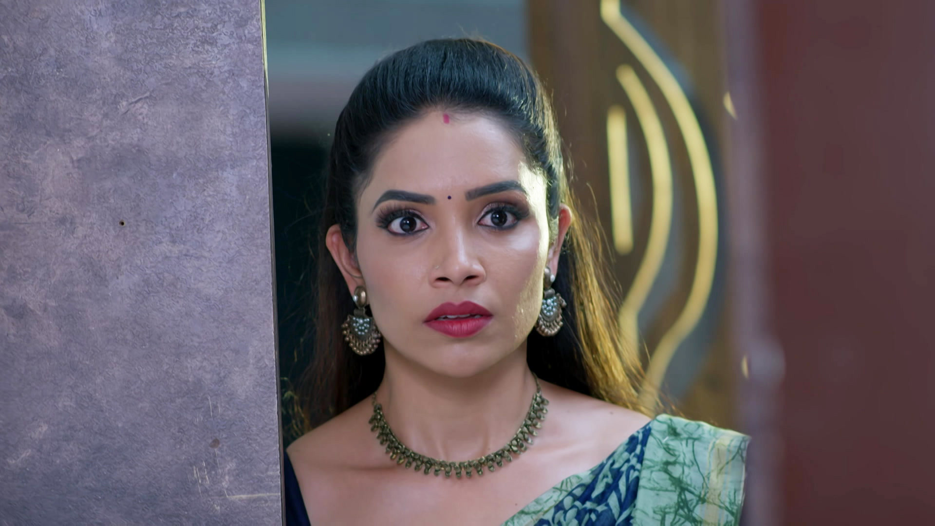 Watch Geetha L.L.B Episode 112 on JioHotstar