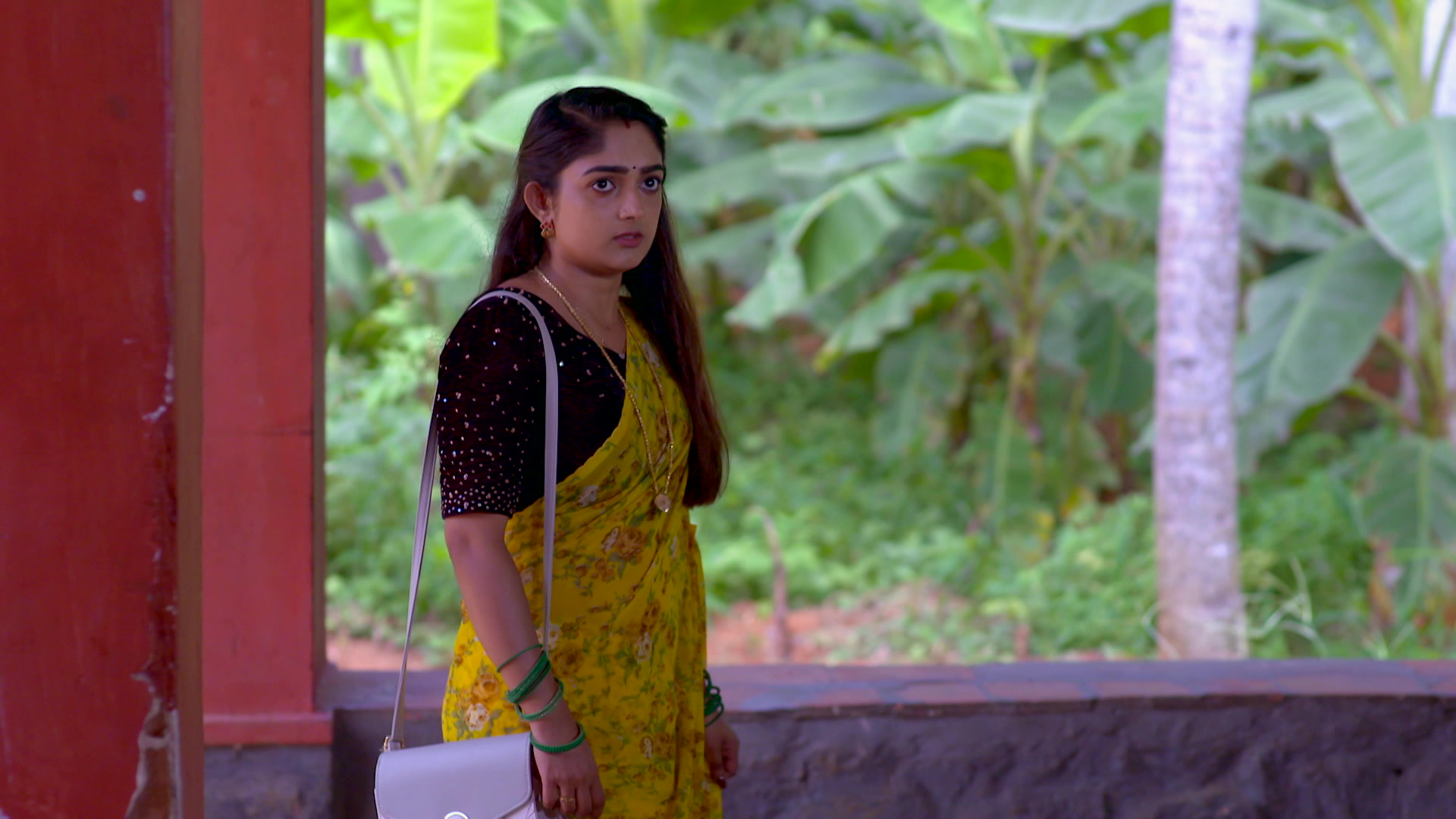 Geethu to Save Priya?