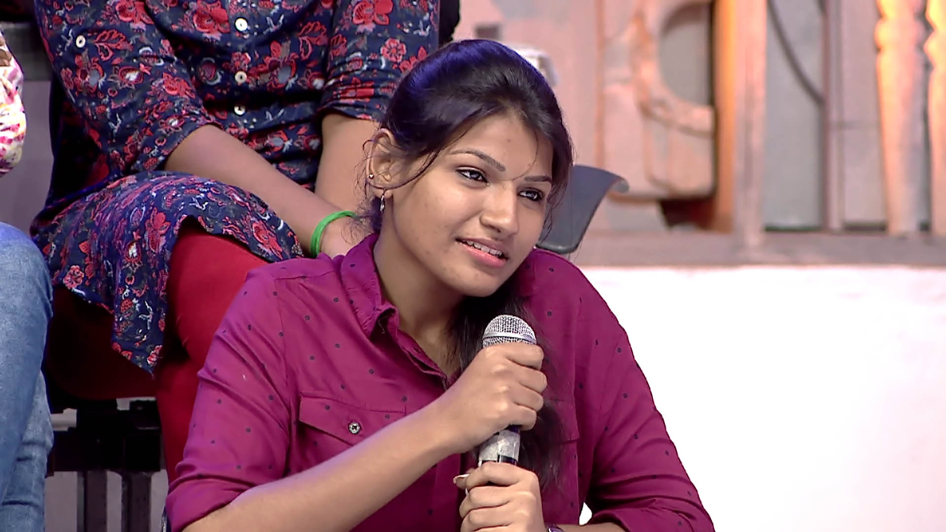 watch-new-episodes-of-neeya-naana-only-on-watcho