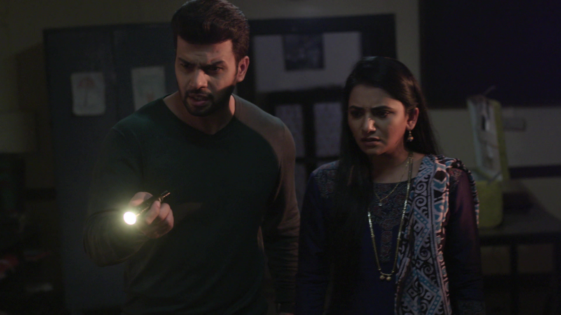 Arjun, Sayali Grows Suspicious