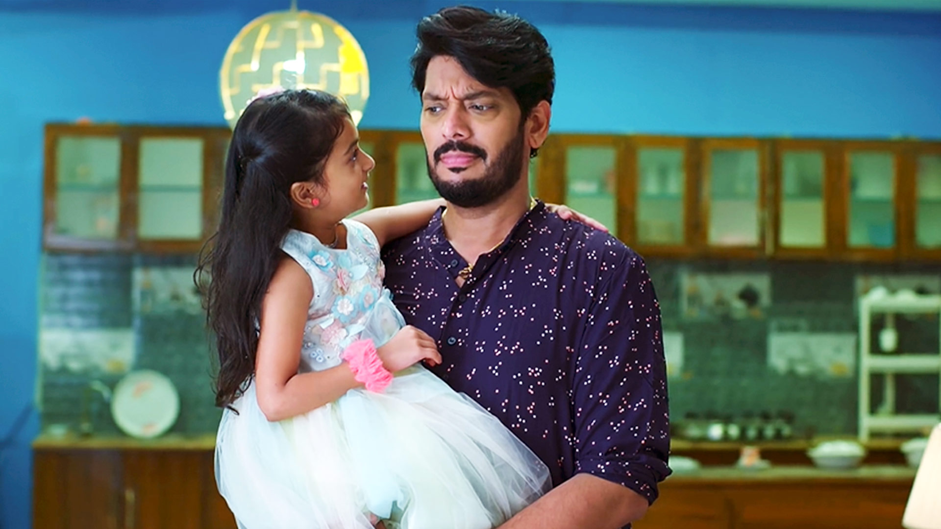 Watch Samrat Gets Stunned Online