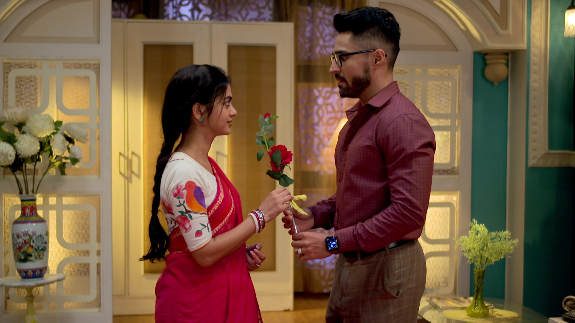 Watch Gaatchora S1 Episode 342 on JioHotstar