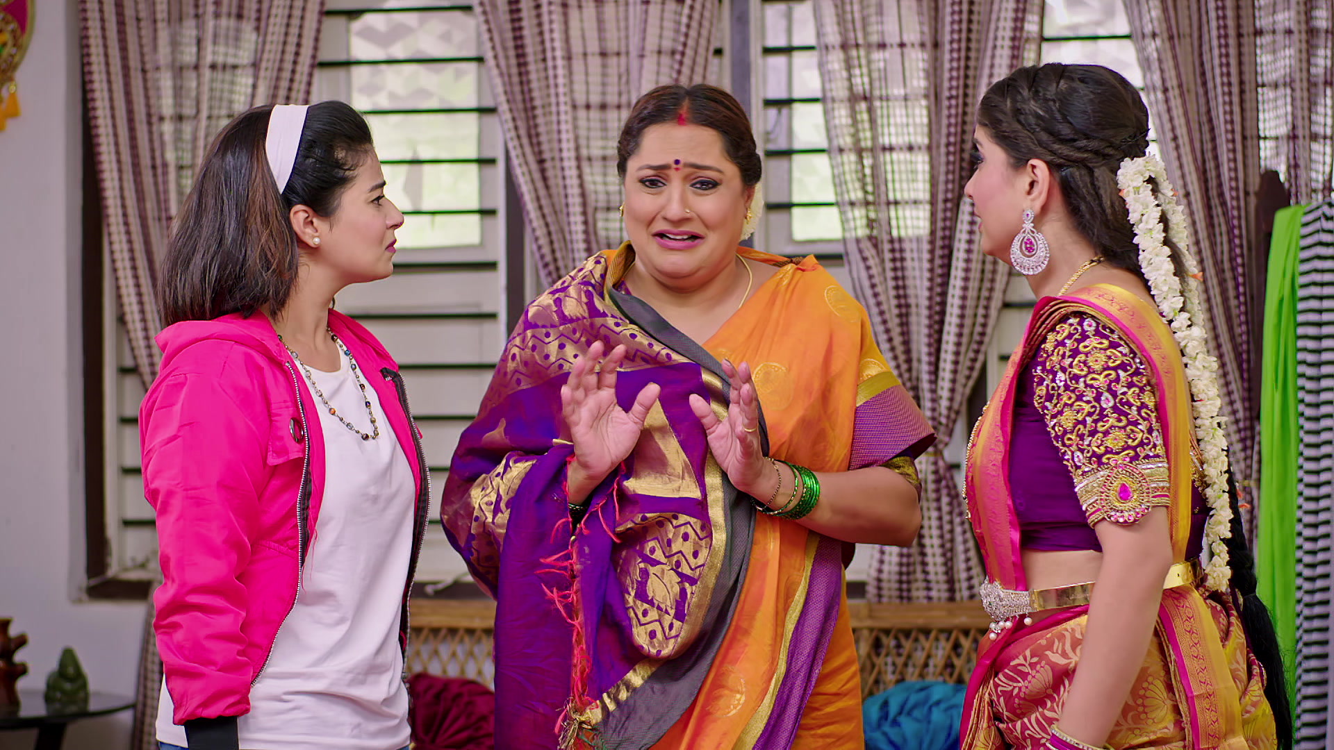 Watch Pushpa in a Fix Online