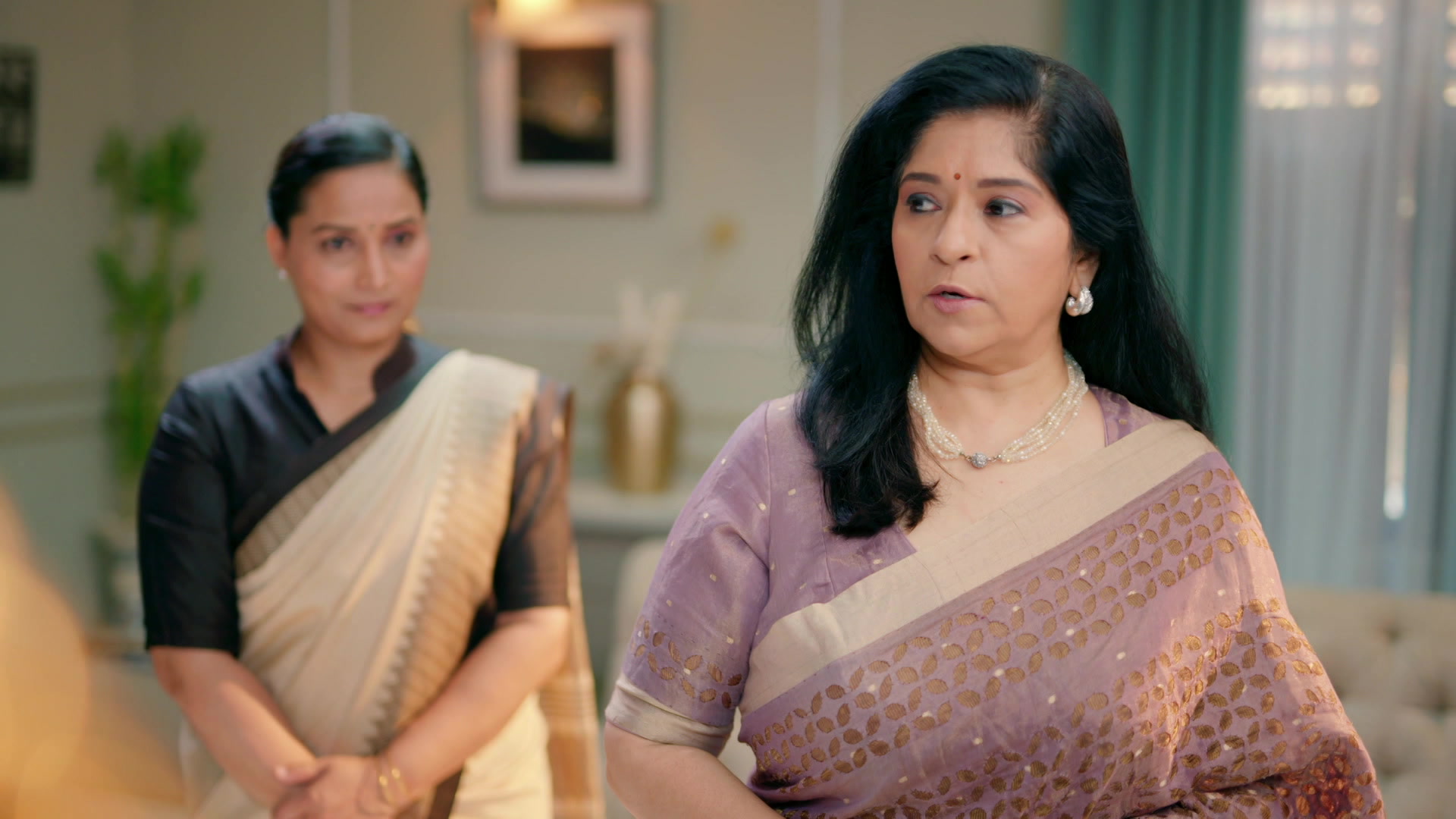 Watch Pathrakhin S1 Episode 16 on JioHotstar